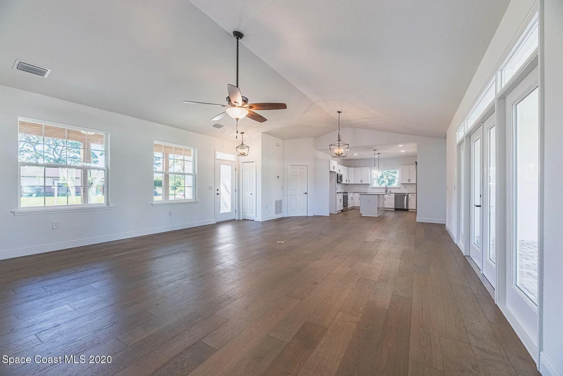 Photo of 431 Crescent Drive