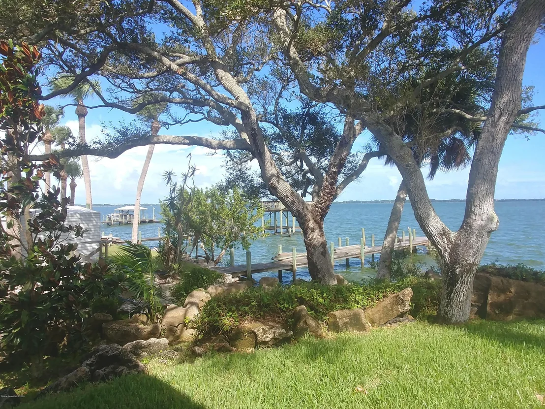 Photo of 3799 Riverside Drive