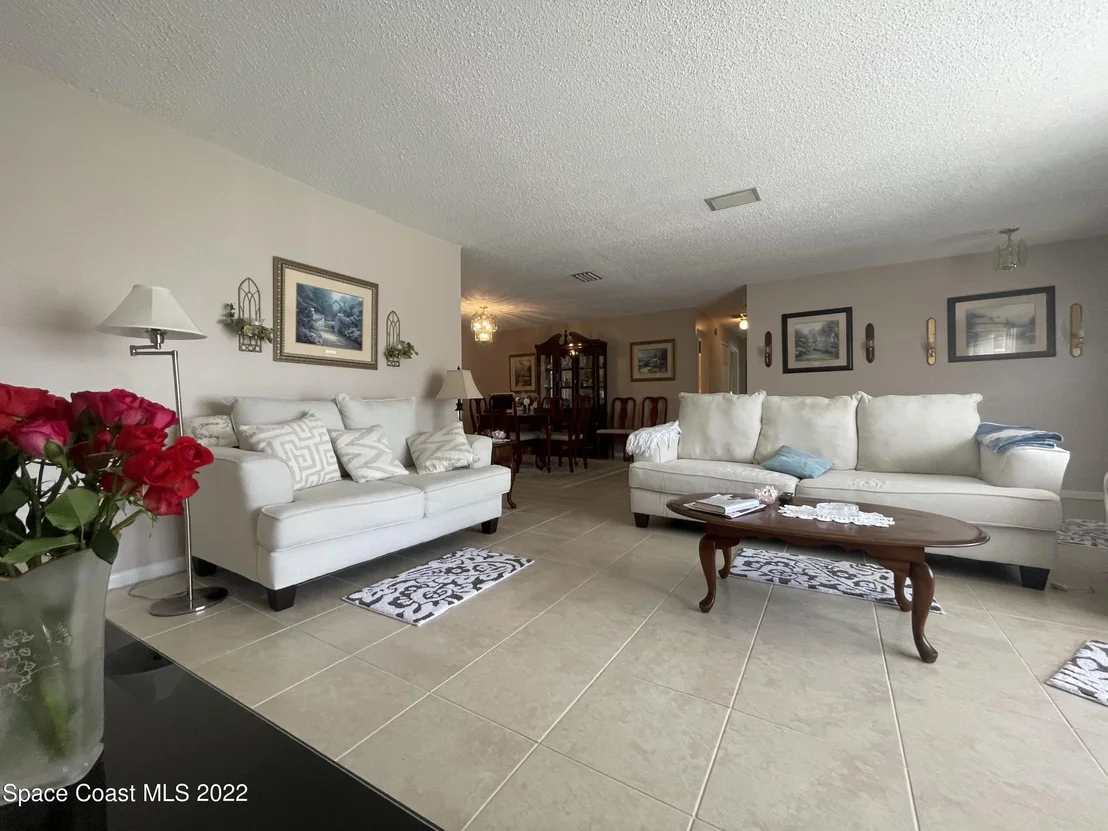 Photo of 900 Beaverdale Lane
