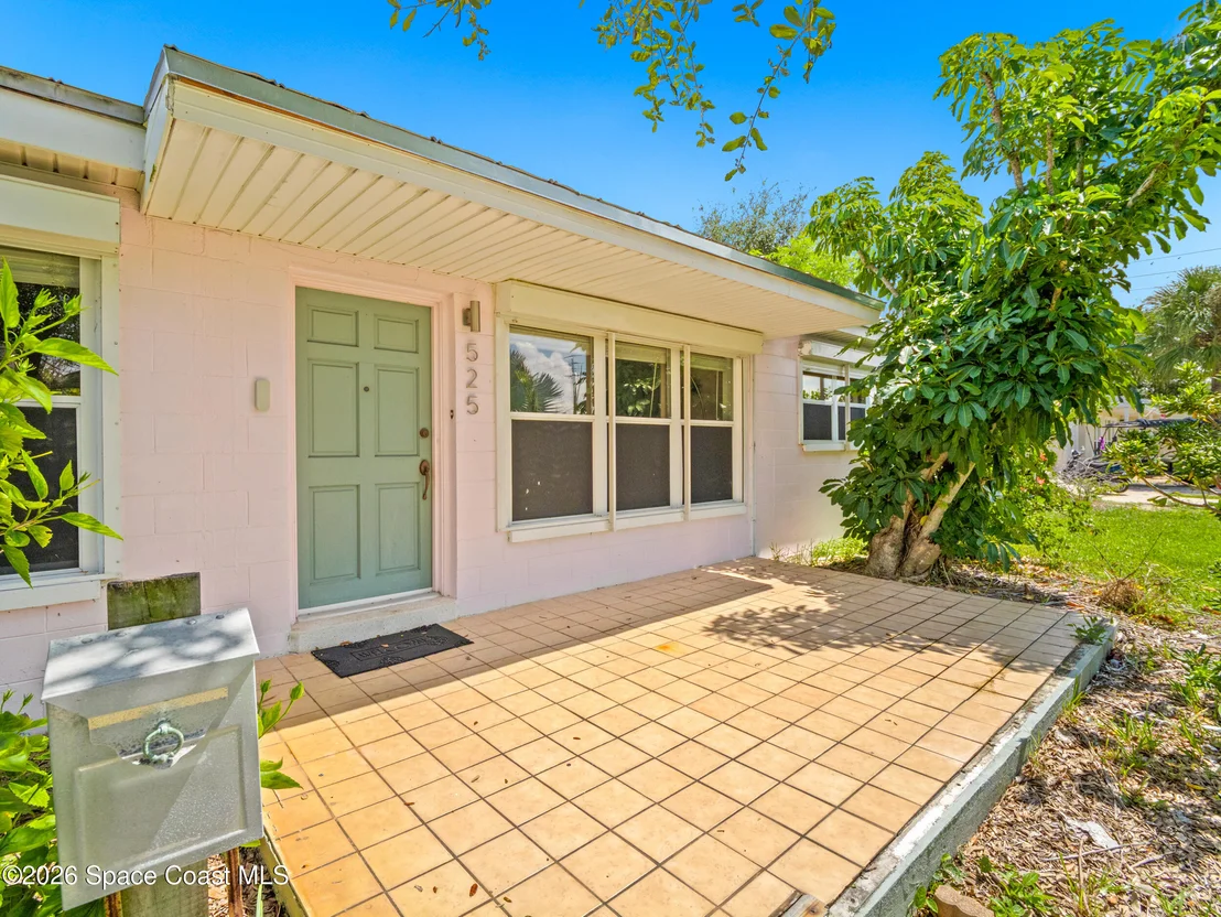 Photo of 525 Pelican Drive