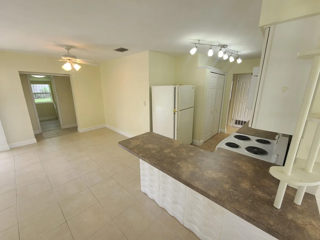 Photo of 408 Iris Lane