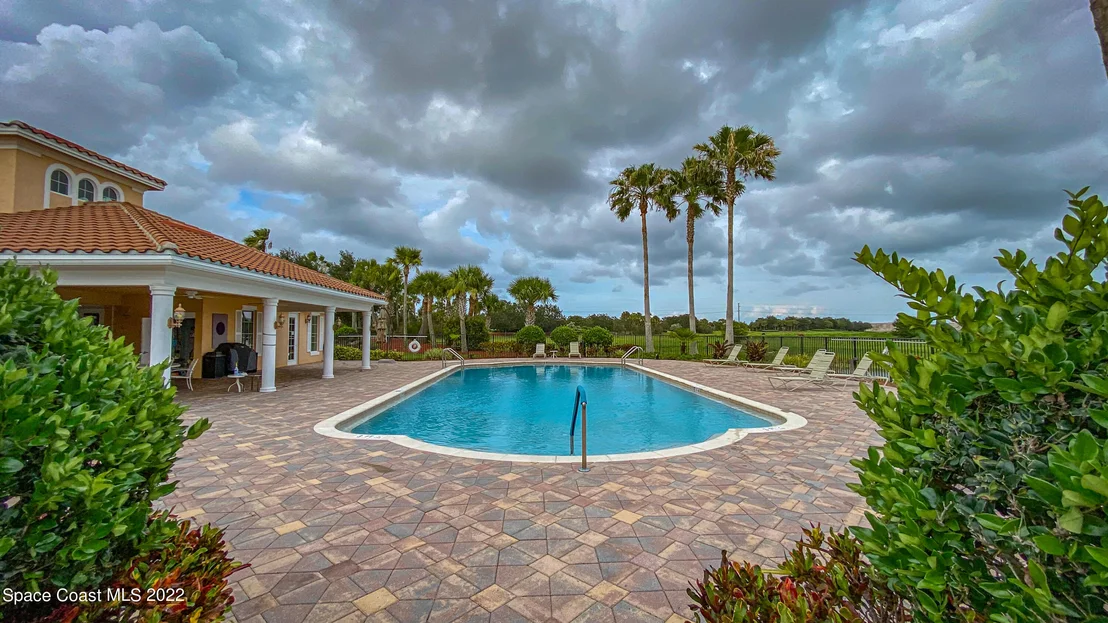 Photo of 3425 Hyperion Way SE