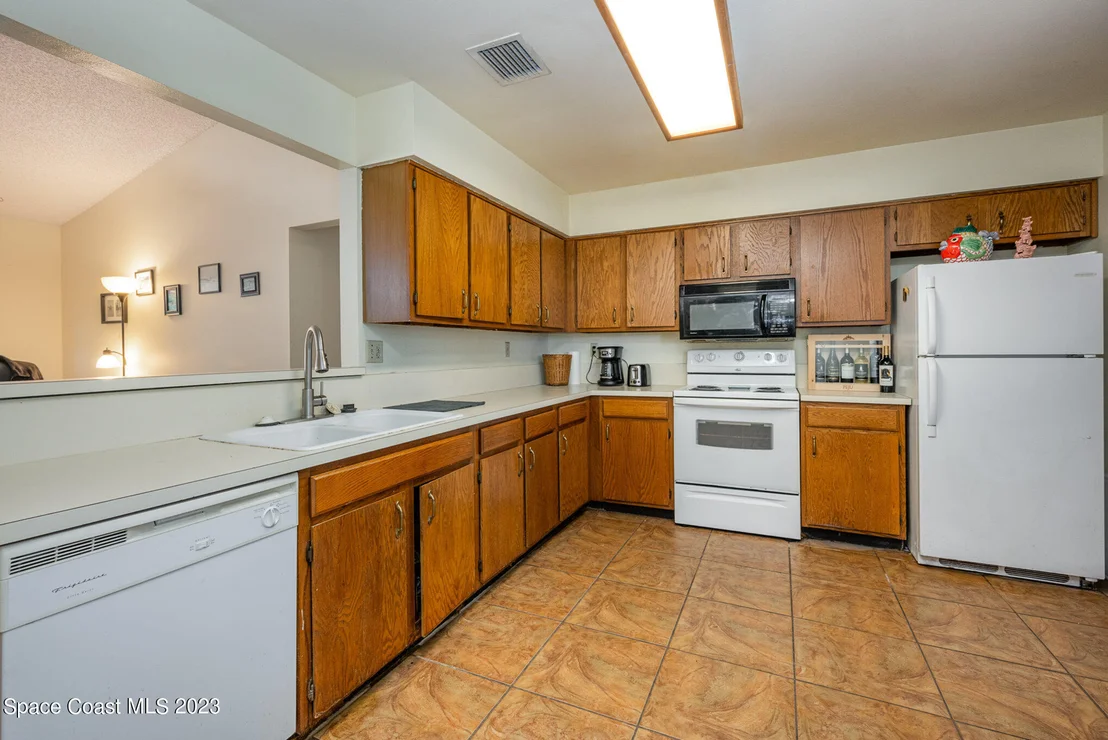 Photo of 858 Pine Wood