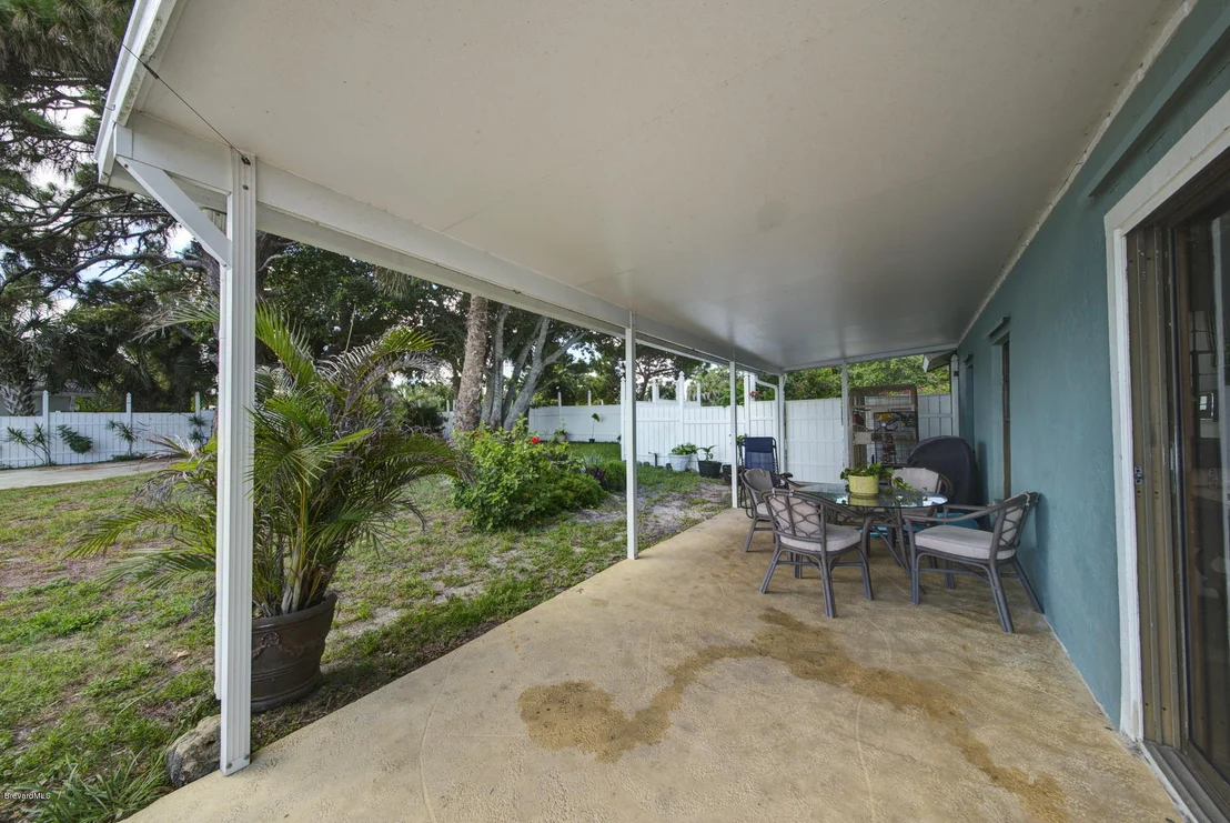 Photo of 2317 Pineapple Avenue