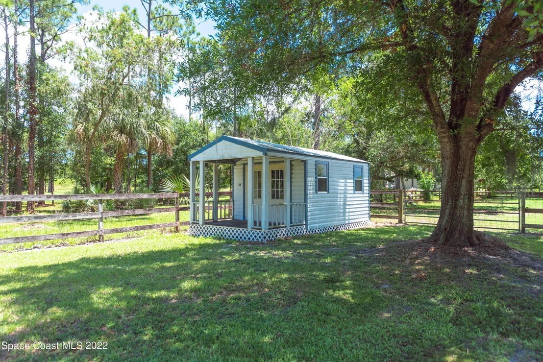 Photo of 2085 Harlock Road