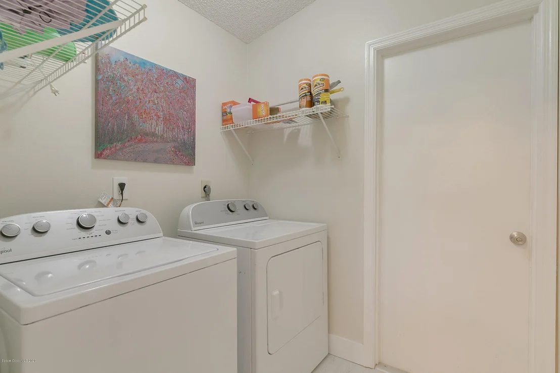 Photo of 877 Villa Drive