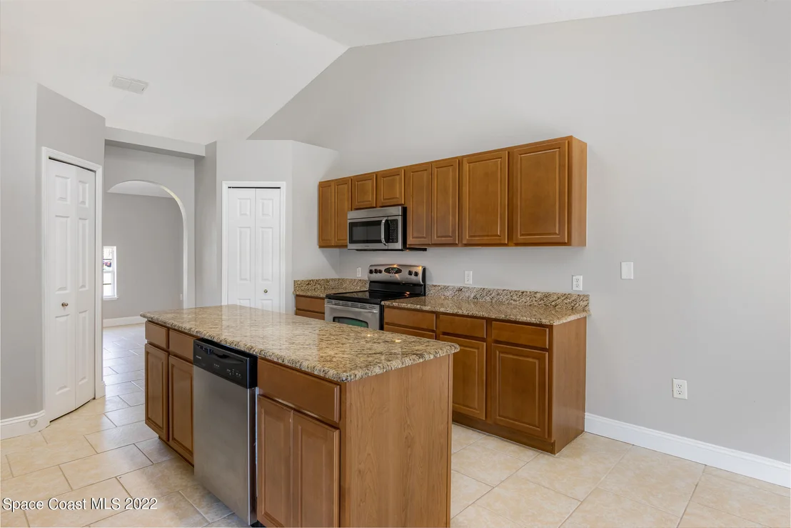Photo of 1815 Dragon Road SE