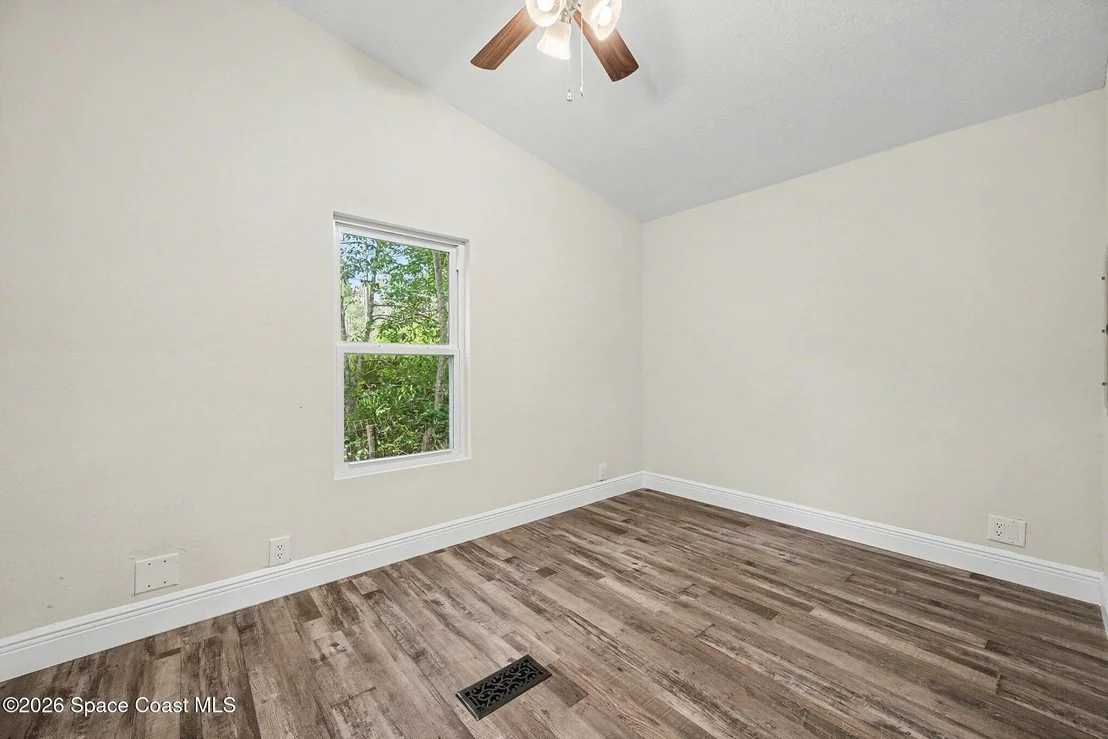 Photo of 24414 Maxwell Street