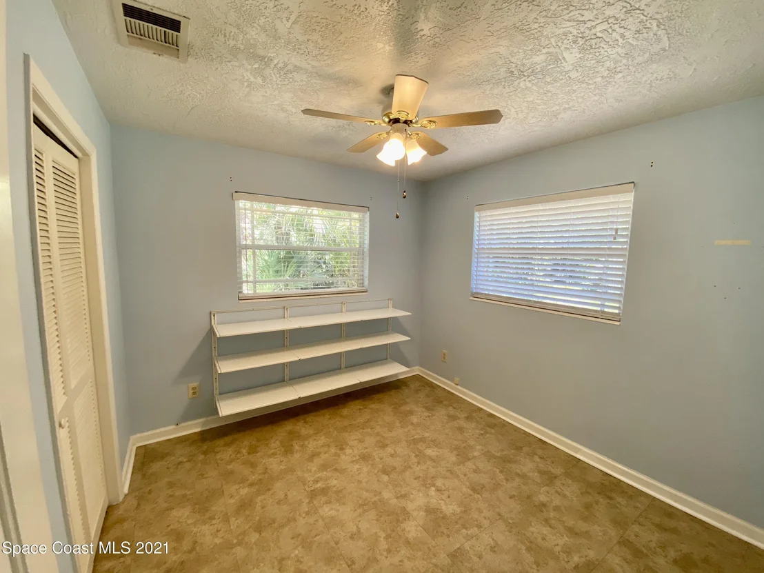 Photo of 2295 Commodore Boulevard