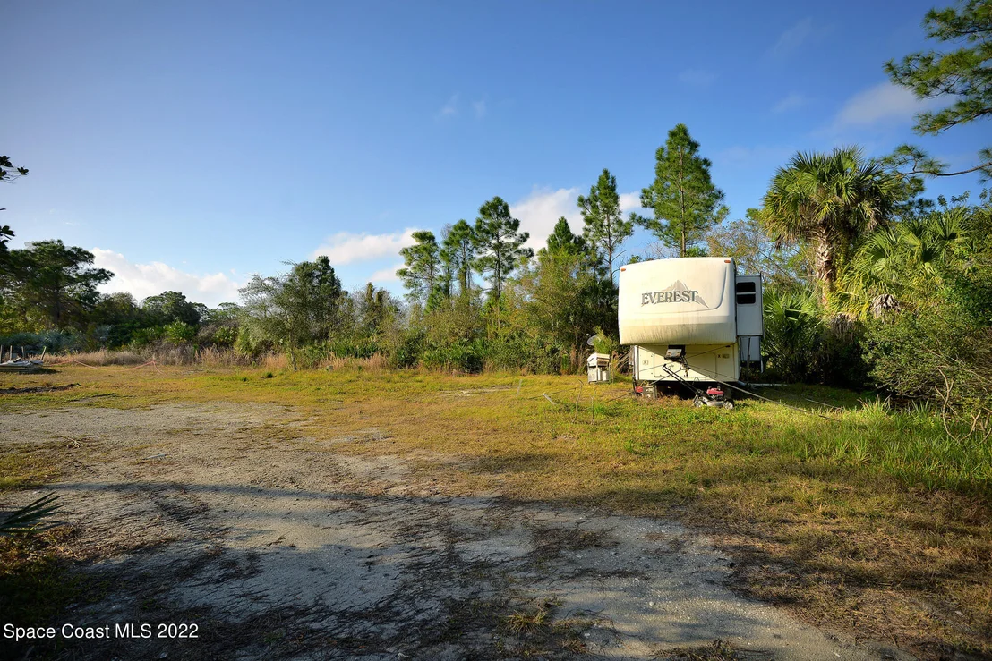 Photo of 2340 Quarterman Lane