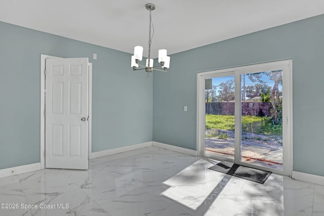 Photo of 1051 Grove Avenue