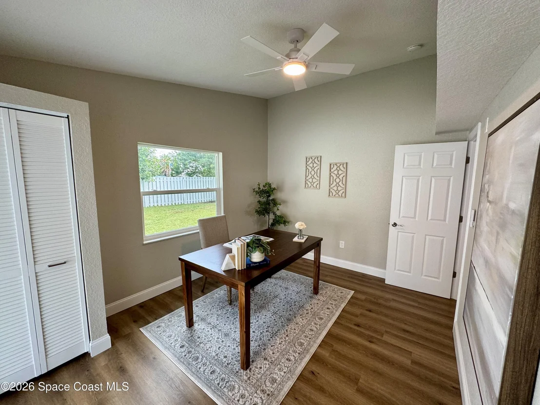 Photo of 2252 Laden Road