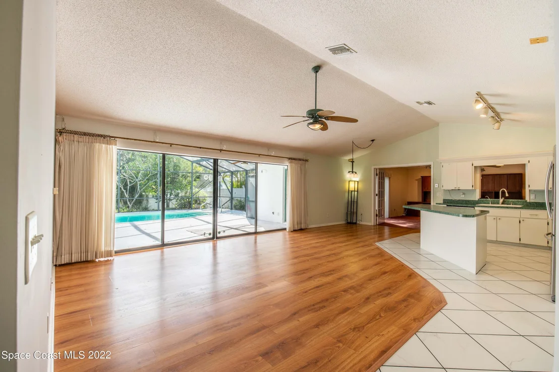 Photo of 573 Orange Avenue