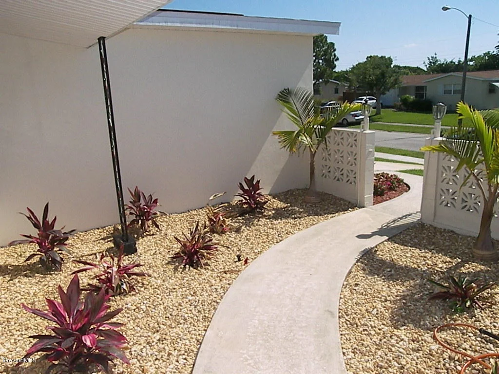 Photo of 524 E Ford Circle