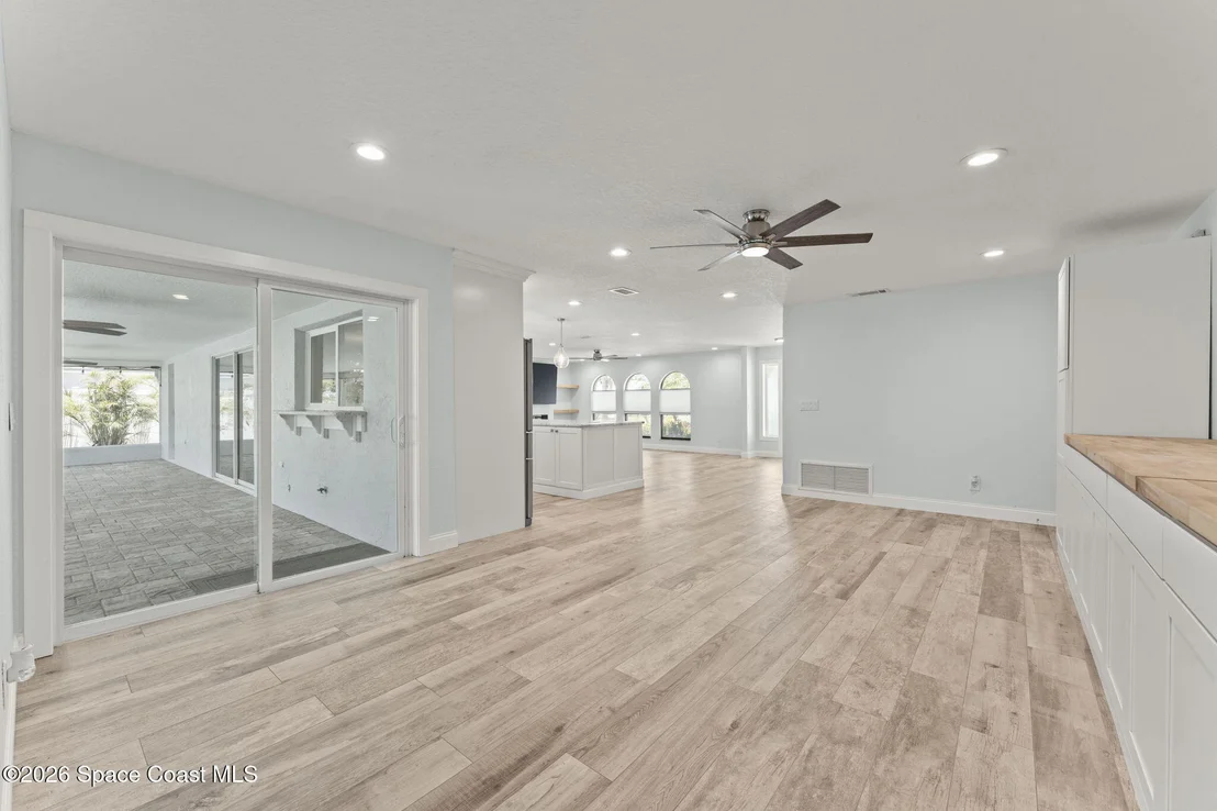 Photo of 398 Grant Avenue