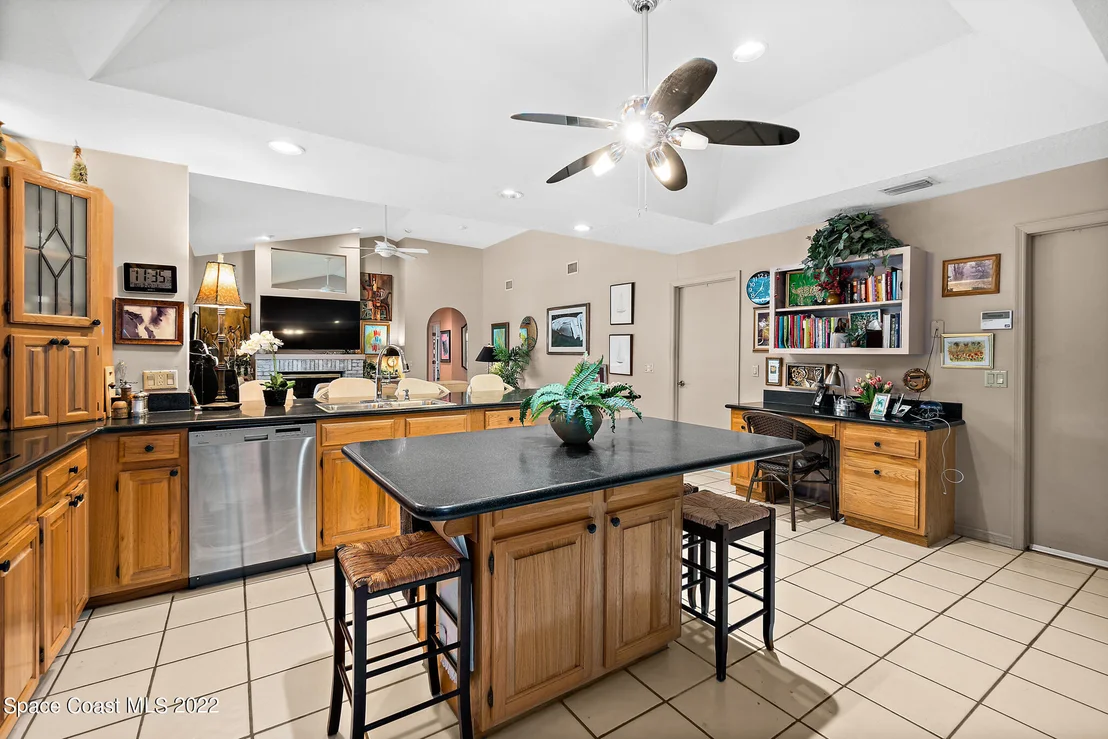 Photo of 686 Rossmoor Circle