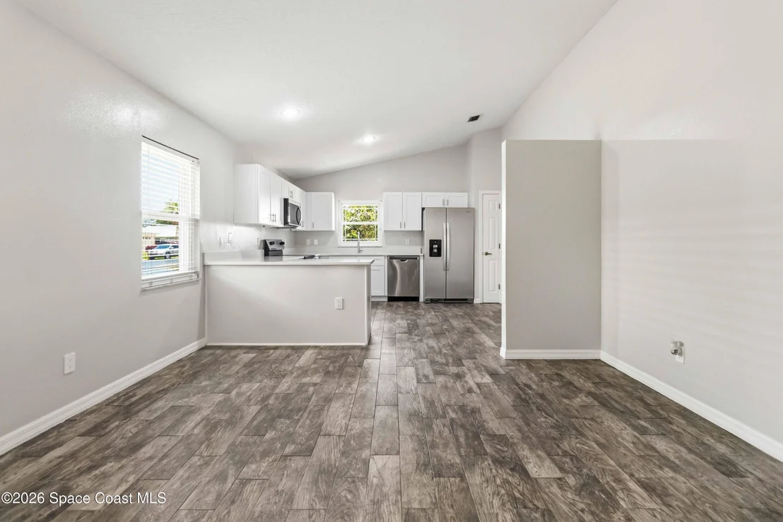 Photo of 1253 Goldenrod Circle NE