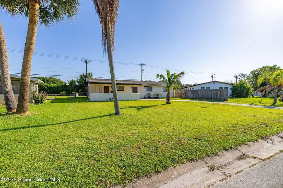 Photo of 932 Glenmore Circle