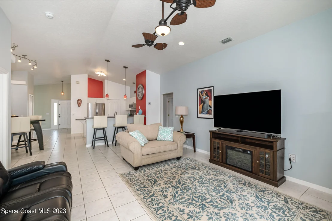 Photo of 918 Pine Creek Circle NE