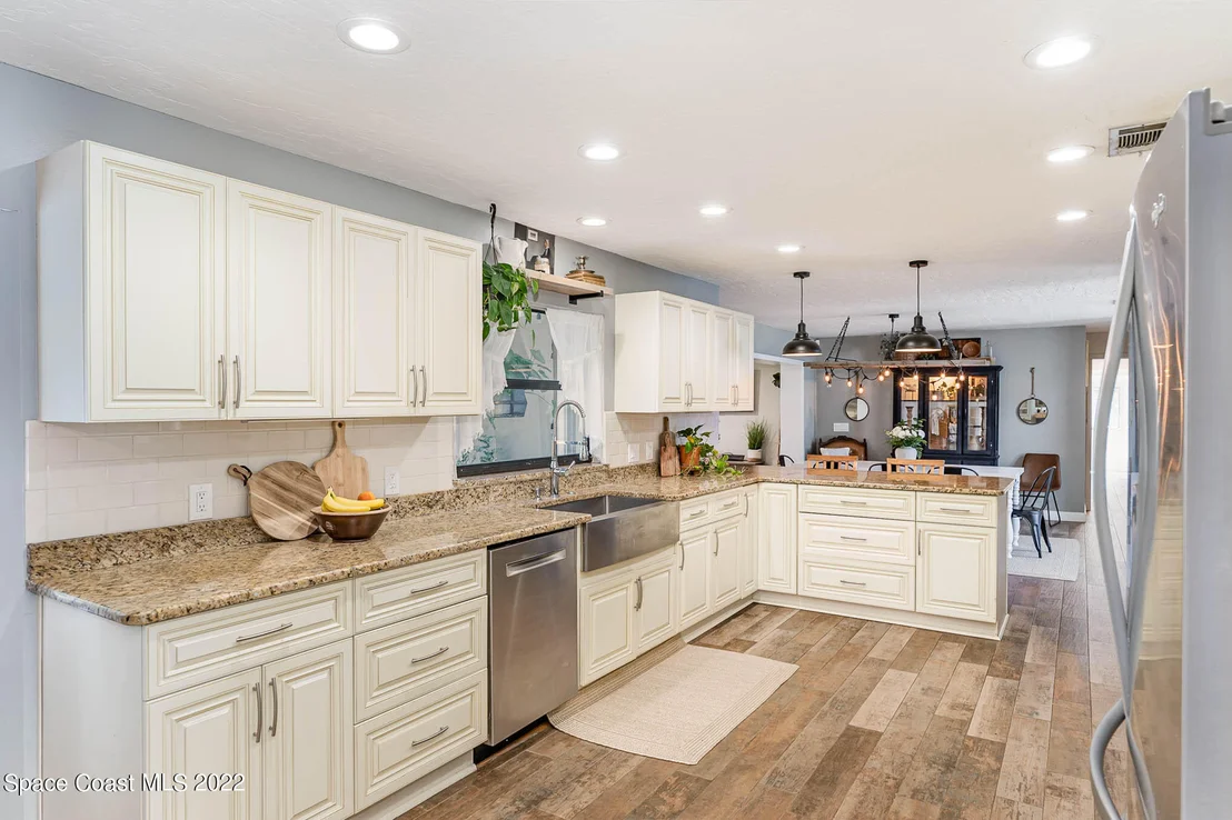 Photo of 142 11th (Eleventh) Avenue