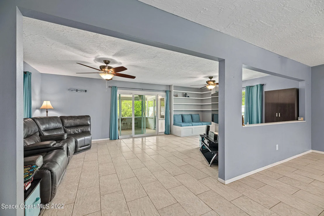 Photo of 1184 Hooper Avenue NE