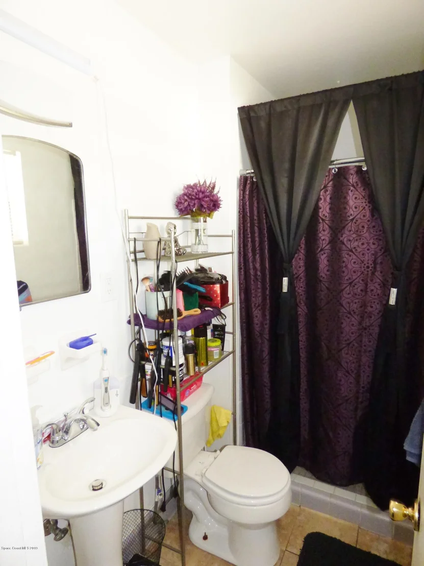 Photo of 1052 Azalea Lane