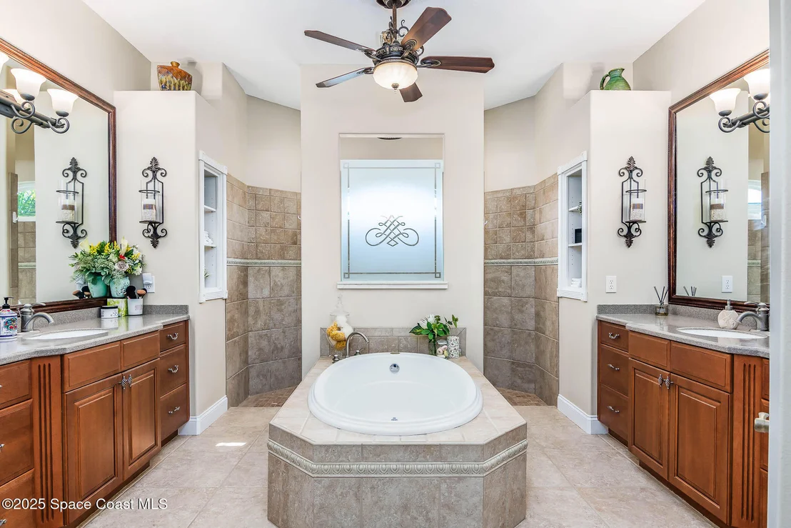 Photo of 6115 Anello Drive