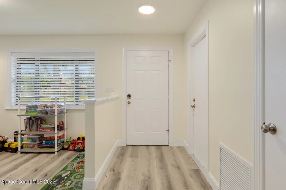 Photo of 1878 Ontario Circle N