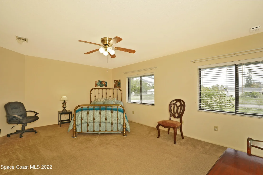 Photo of 1196 Hooper Avenue NE