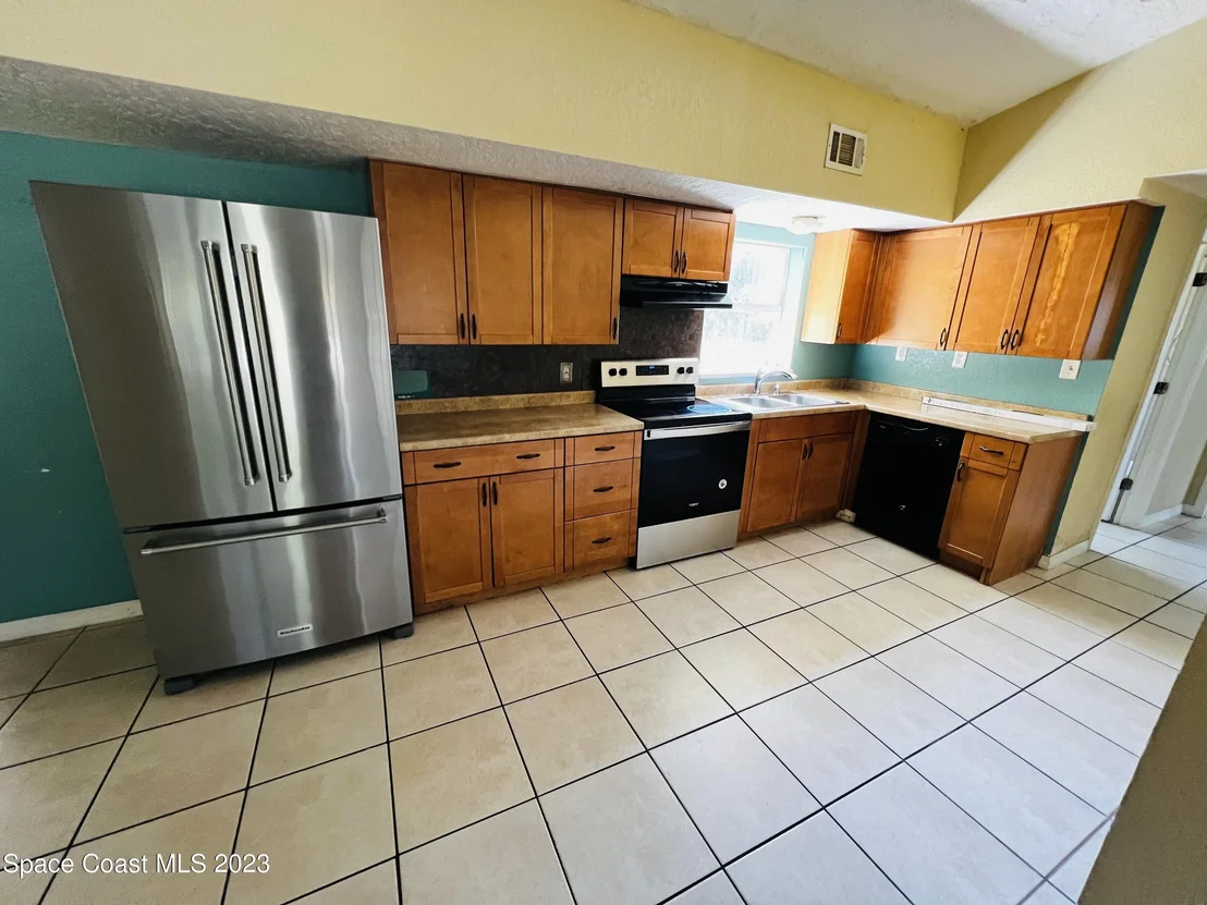 Photo of 305 Iris Street