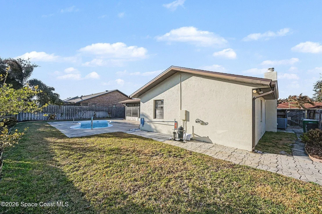 Photo of 2001 Thistle Drive