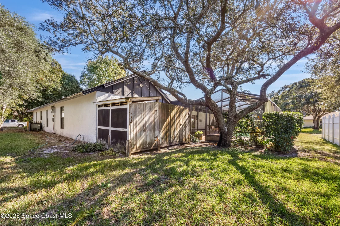Photo of 1007 Pineapple Avenue NE