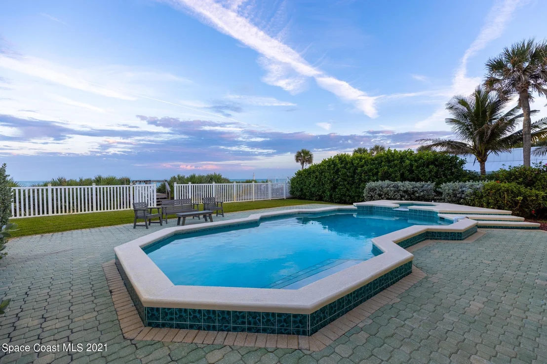 Photo of 735 Beach Street
