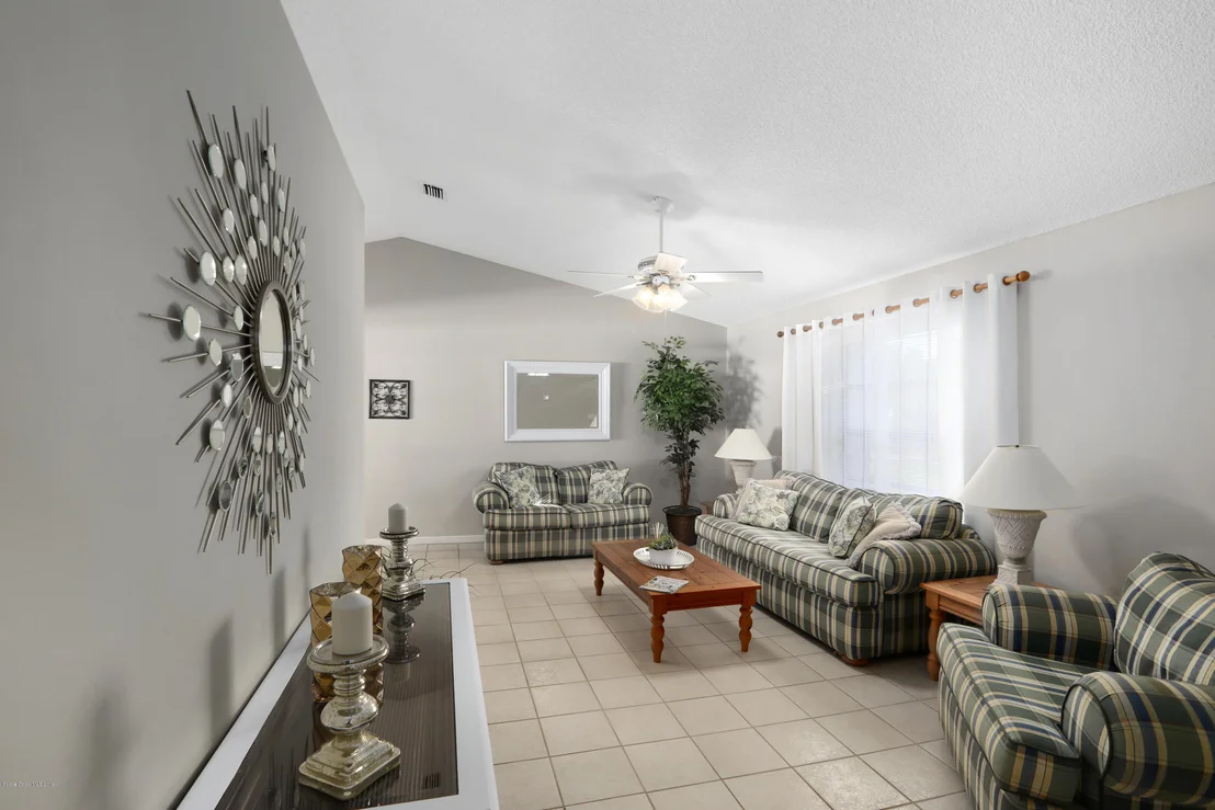 Photo of 1681 Eldron Boulevard SE