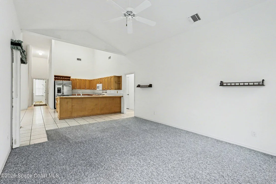 Photo of 981 Victoria Place