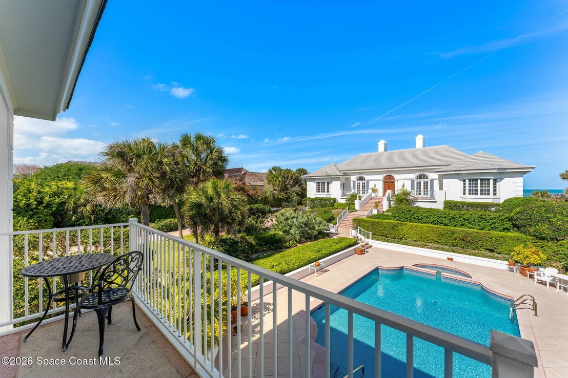 Photo of 680 Ocean Road
