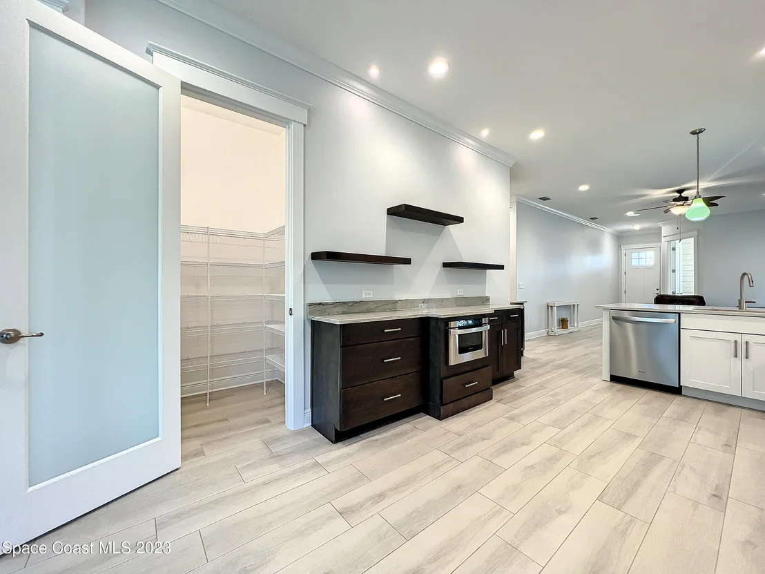Photo of 6775 Angeles Road