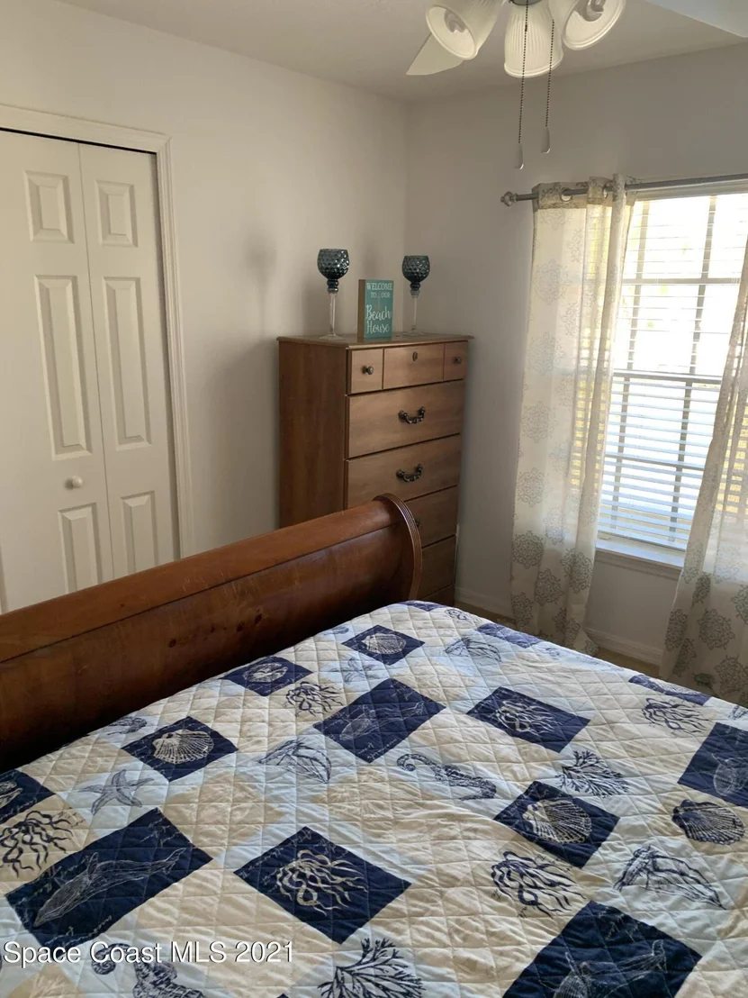 Photo of 3182 NE Edgewood Drive NE