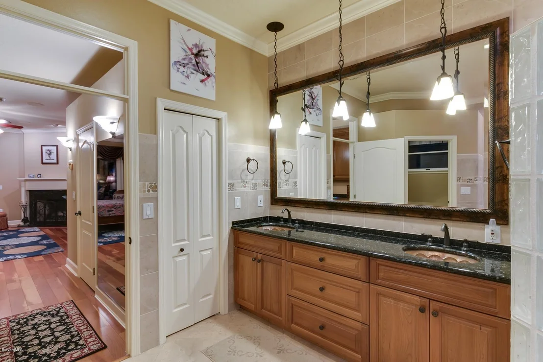 Photo of 16 Summer Place