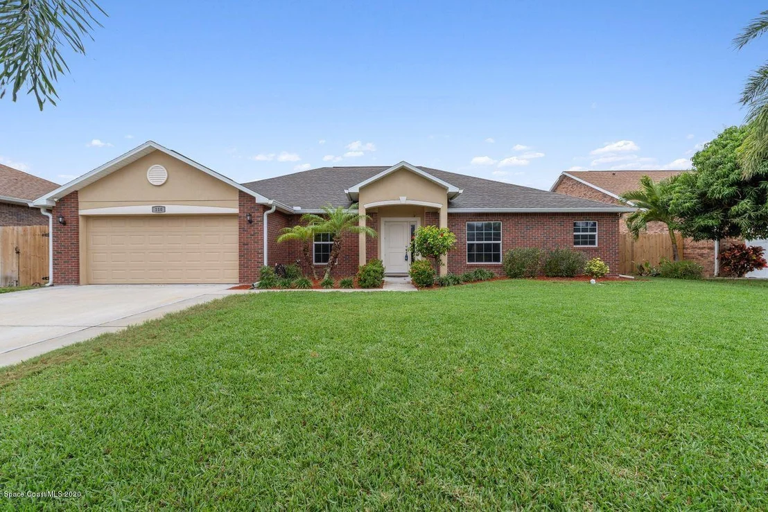 Photo of 110 Palm Circle