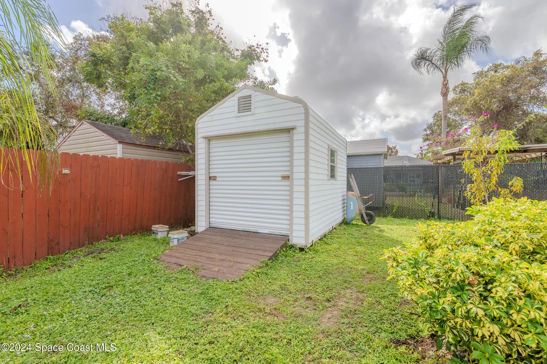Photo of 5943 Gilson Avenue