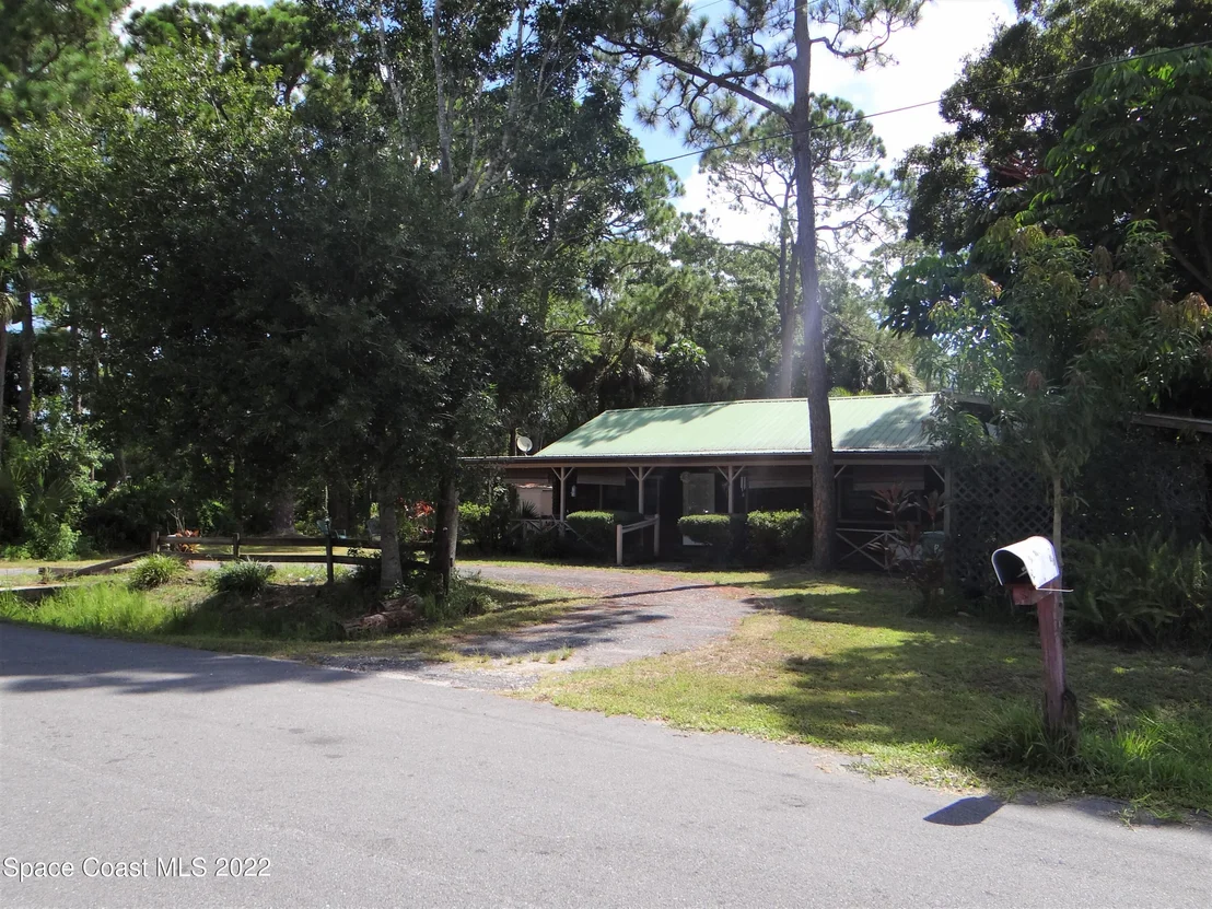 Photo of 690 La Veta Drive