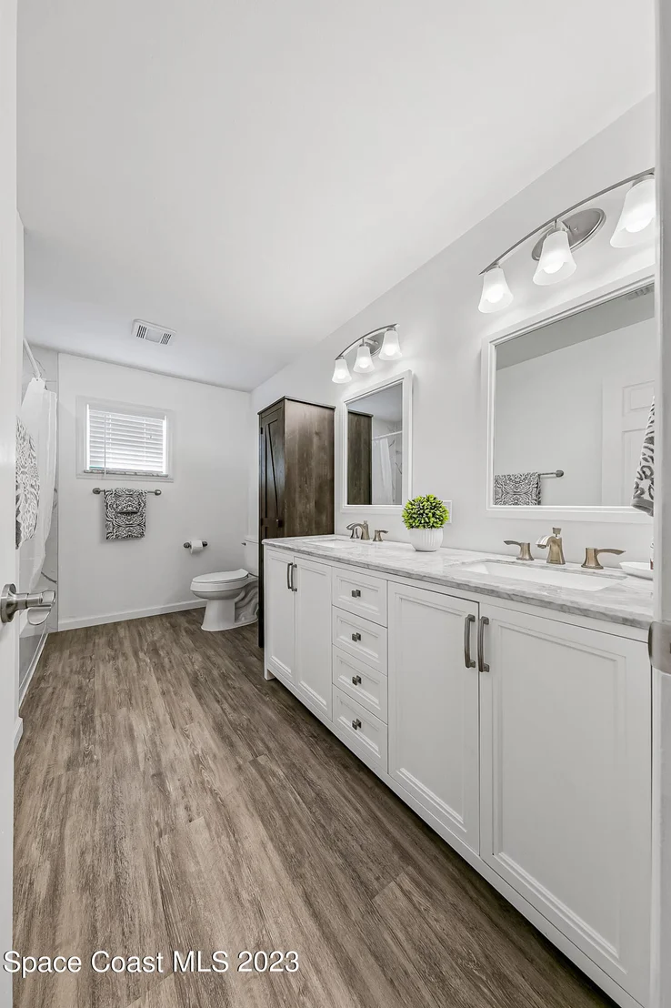 Photo of 1299 Troon Way