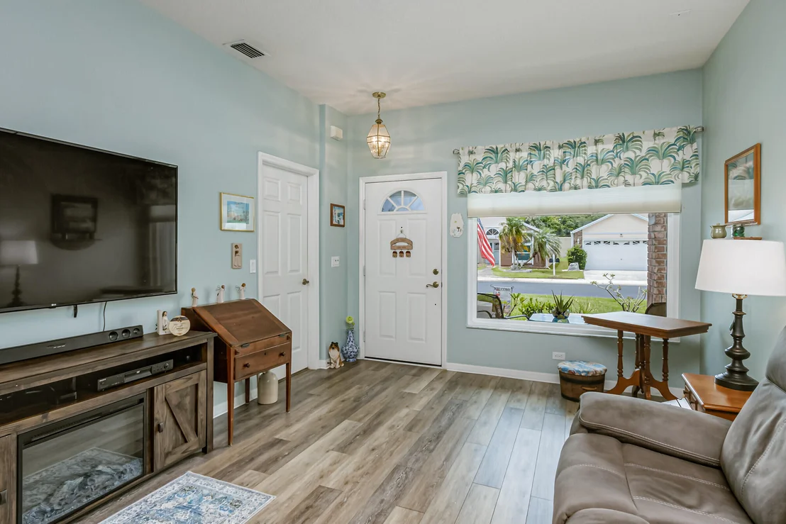 Photo of 937 S Fork Circle