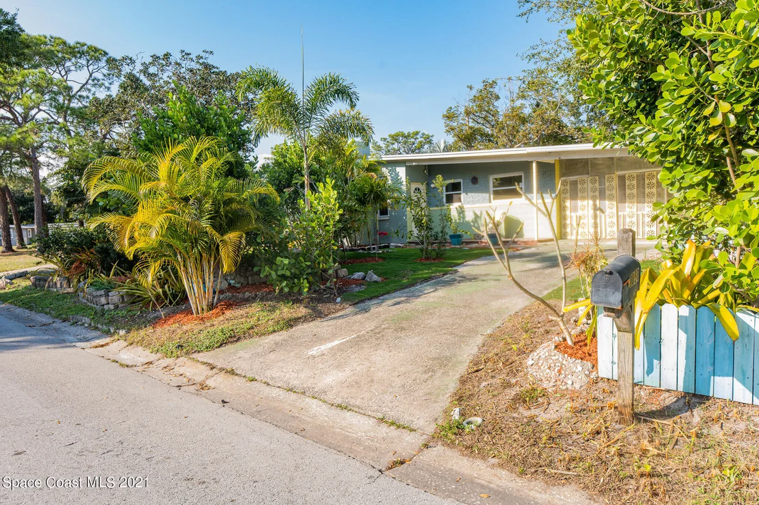 Photo of 1050 Myrtle Lane