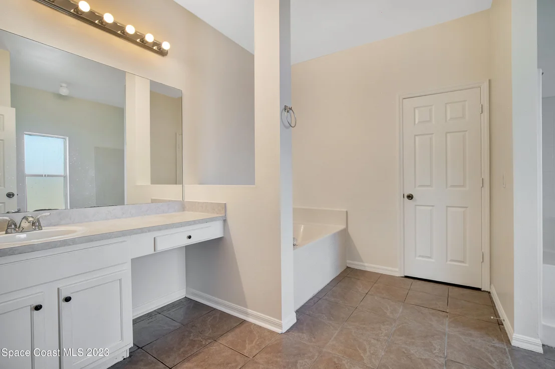 Photo of 6697 Cecil Road