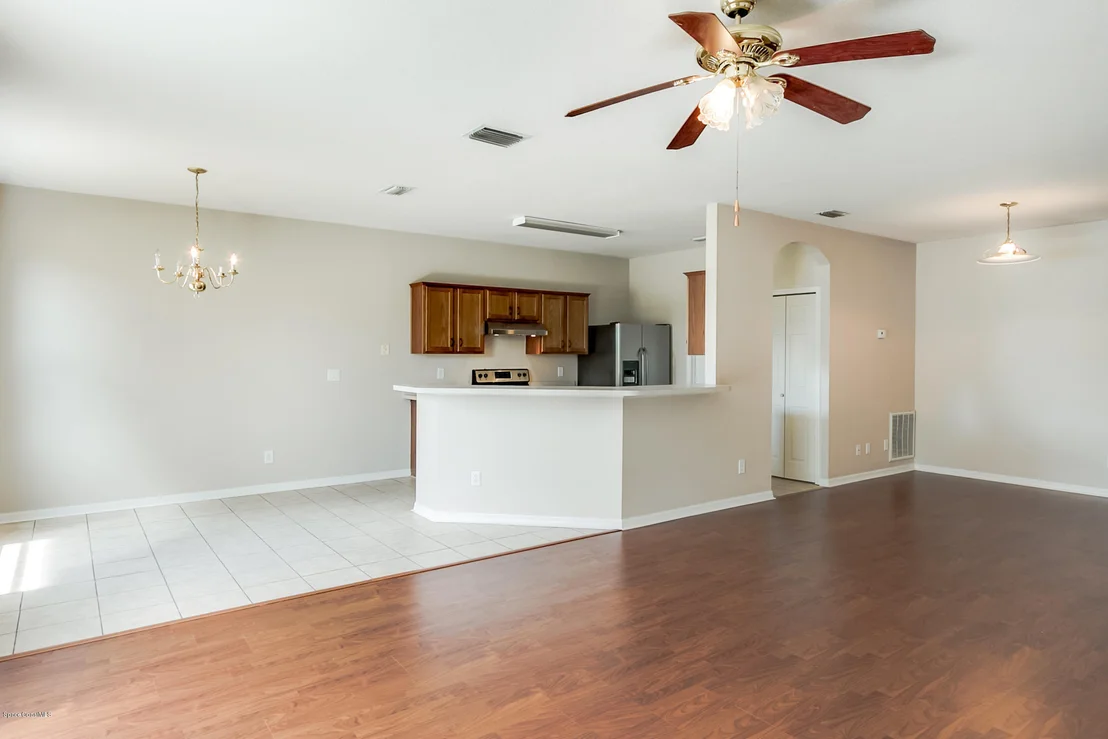 Photo of 621 Cressa Circle