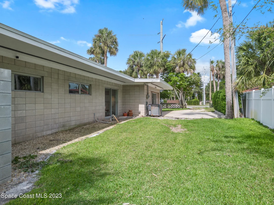 Photo of 598 Seabreeze Drive
