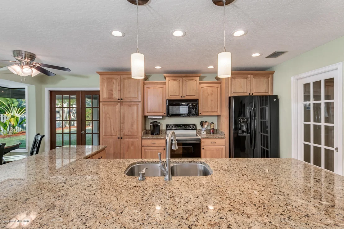 Photo of 552 Rio Casa Drive N
