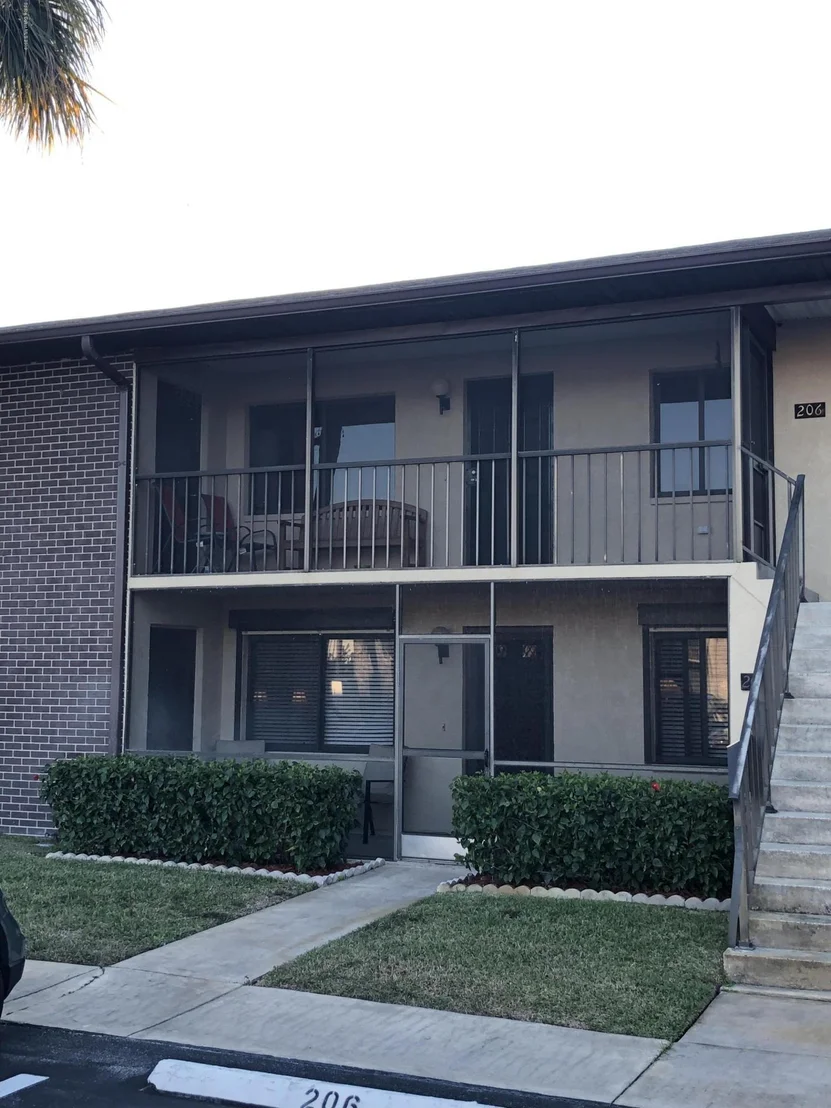 Photo of Unit 202 at 3213 Murrell Road